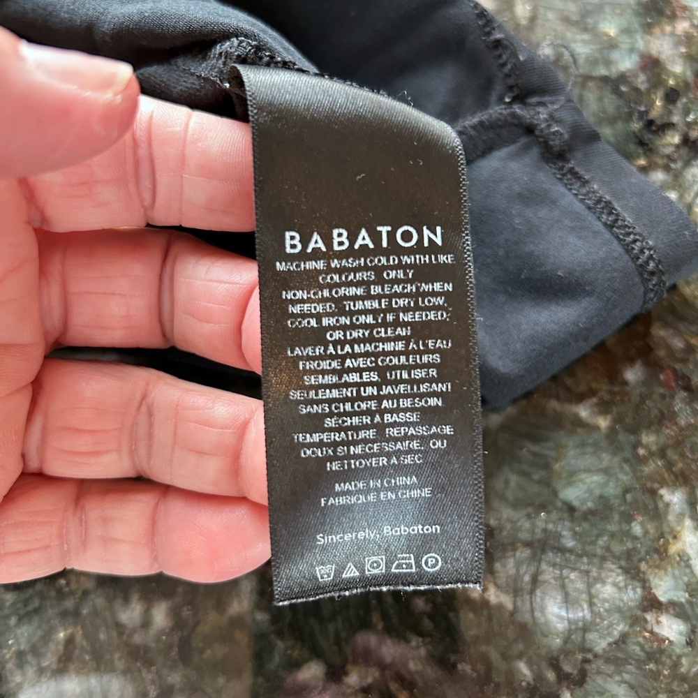 Aritzia Babaton black crewneck short sleeve in EUC. Quiet luxury. Classic - Picture 7 of 11